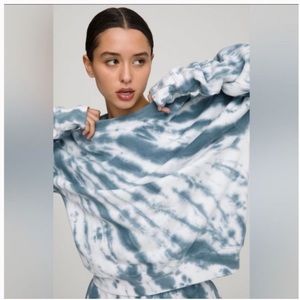 GOOD AMERICAN Boyfriend Tie Dye Orion Blue Pullover Sweatshirt size 0